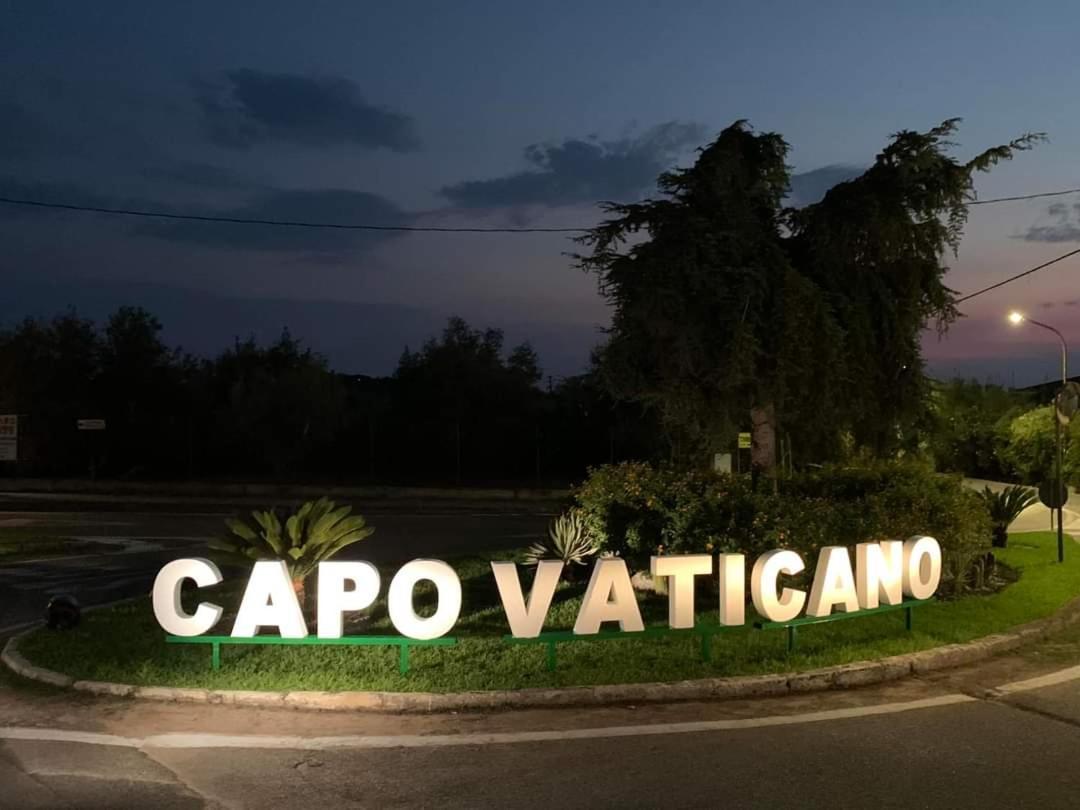 Graceland Rooms And Suites Capo Vaticano Bagian luar foto