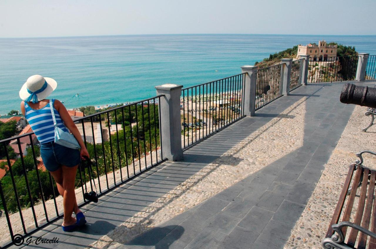 Graceland Rooms And Suites Capo Vaticano Bagian luar foto
