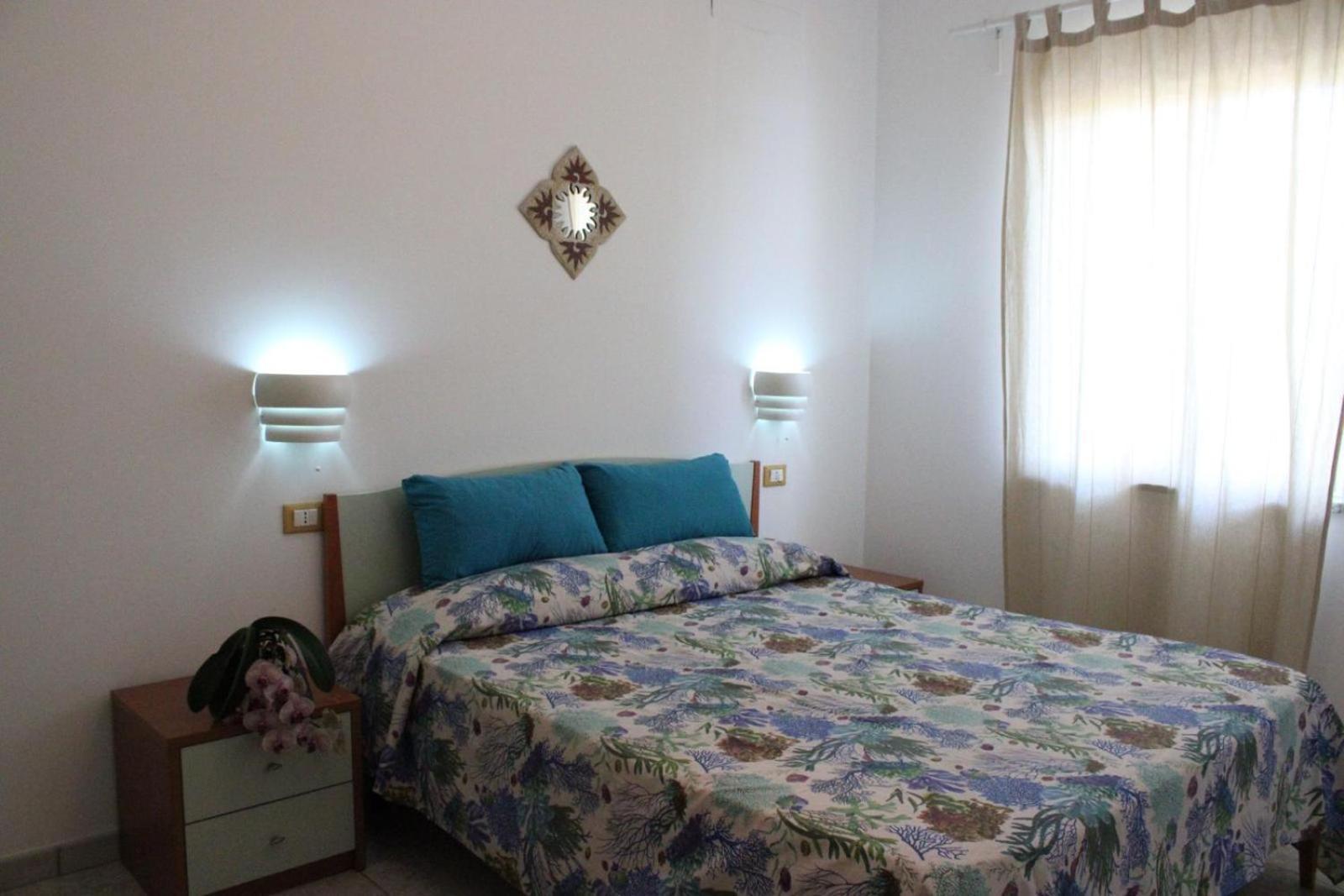 Graceland Rooms And Suites Capo Vaticano Bagian luar foto