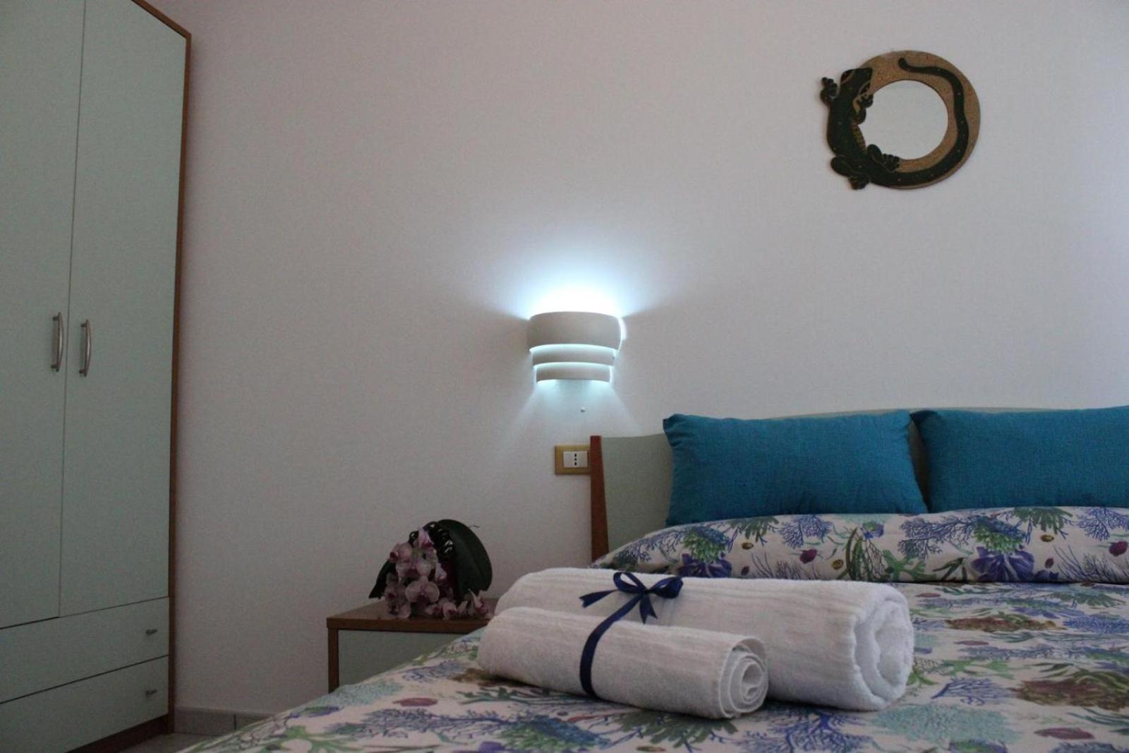 Graceland Rooms And Suites Capo Vaticano Bagian luar foto