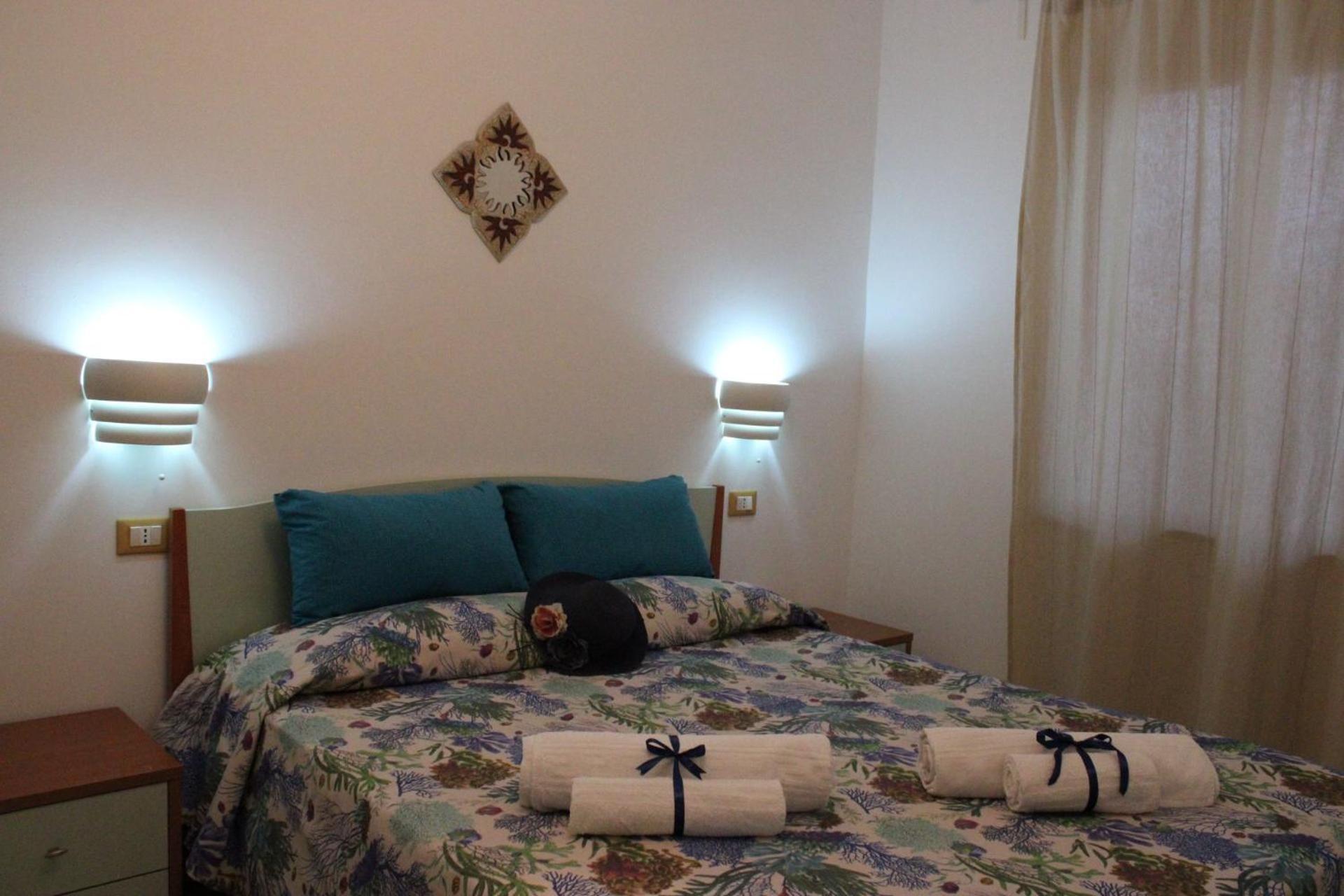 Graceland Rooms And Suites Capo Vaticano Bagian luar foto