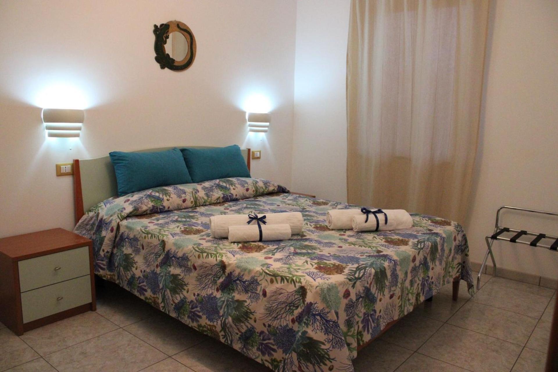 Graceland Rooms And Suites Capo Vaticano Bagian luar foto