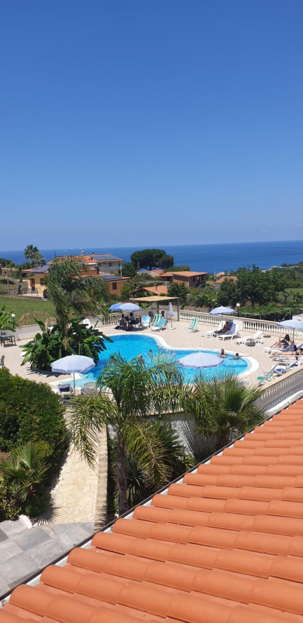 Graceland Rooms And Suites Capo Vaticano Bagian luar foto